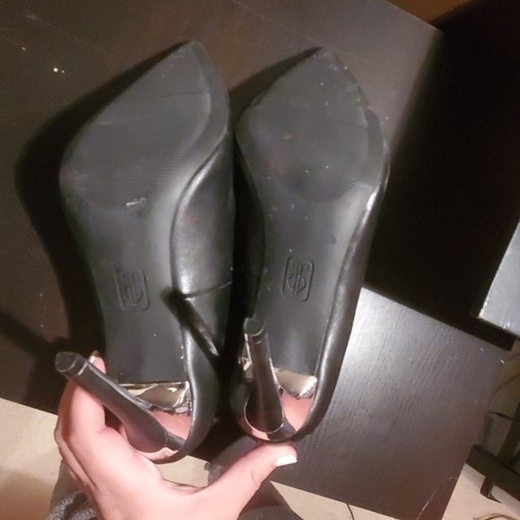 Jennifer Lopez black heels - Picture 4 of 5